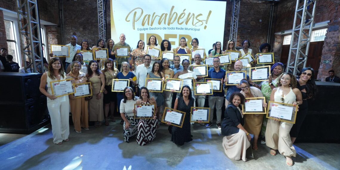Salvador homenageia escolas municipais pelo avanço nos resultados do Ideb