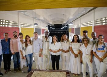 Vice-prefeita de Salvador vistoria obras de requalificação da sede do Ilê Aiyê, que chega a 80% de conclusão