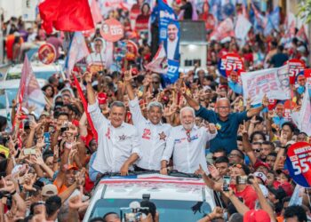 Em Ilhéus, Rui Costa diz que baianos não devem esquecer o tratamento da família Bolsonaro com o Nordeste
