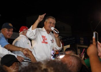 Em Simões Filho, Rui diz que grupo de ACM Neto despreza a saúde de quem mais precisa