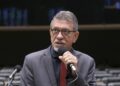 Deputado critica ACM Neto após novas revelações de Vorcaro