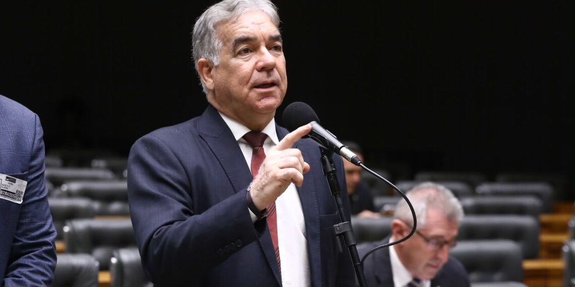 “São provas cabais”, diz deputado Zé Neto sobre 232 ligações de ACM Neto com o Rei do Lixo