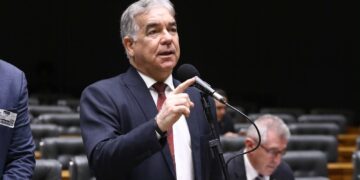 “São provas cabais”, diz deputado Zé Neto sobre 232 ligações de ACM Neto com o Rei do Lixo