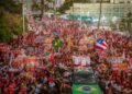 Lula e Jerônimo reúnem mais de 200 mil pessoas e mostram força em Salvador