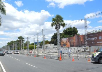 Feira de Santana inicia montagem de camarotes e entra no clima da Micareta 2026