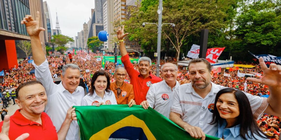 Jerônimo defende união nacional e convoca brasileiros a reeleger Lula em ato na Avenida Paulista