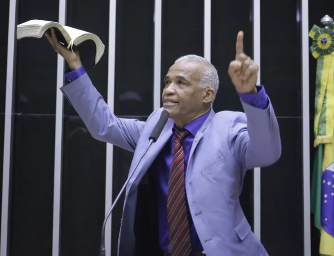 Pastor Sargento Isidório é reeleito deputado federal mais votado da Bahia
