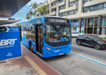 Ônibus de Salvador vão deixar de aceitar pagamento em dinheiro