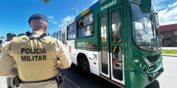 Roubos em ônibus caem 68,2% na Bahia entre janeiro e setembro de 2026