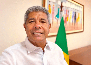 Jerônimo amplia gratuidade do transporte para o segundo turno das eleições na Bahia