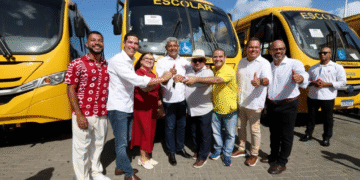 Governo distribui mais de 100 ônibus para o transporte escolar