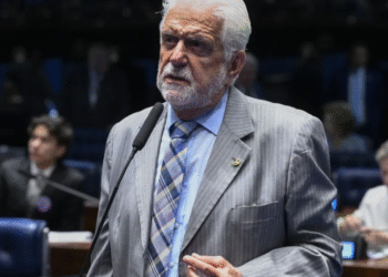 Jaques Wagner projeta “vitória emblemática” de Lula, critica oposição e mira mais de 70% dos votos na Bahia