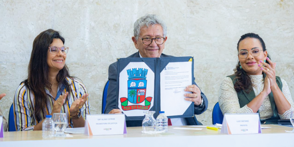 Camaçari fortalece políticas públicas de segurança com sanção de lei municipal