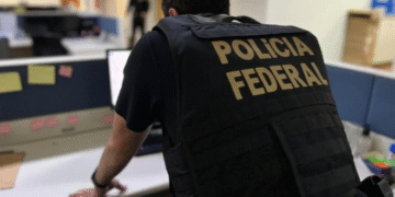 PF aciona autoridades da Argentina para checar possível viagem de Flávio