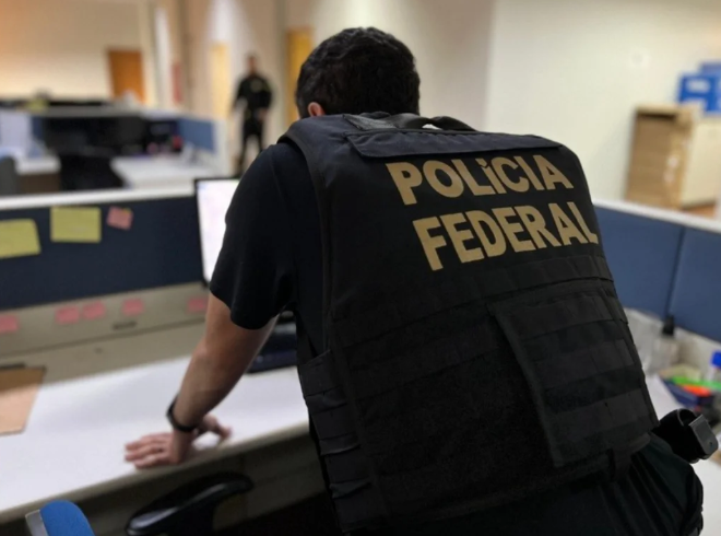 PF aciona autoridades da Argentina para checar possível viagem de Flávio