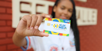 Pé-de-Meia garante incentivo extra de R$ 200 para estudantes que fizerem o ENEM 2026