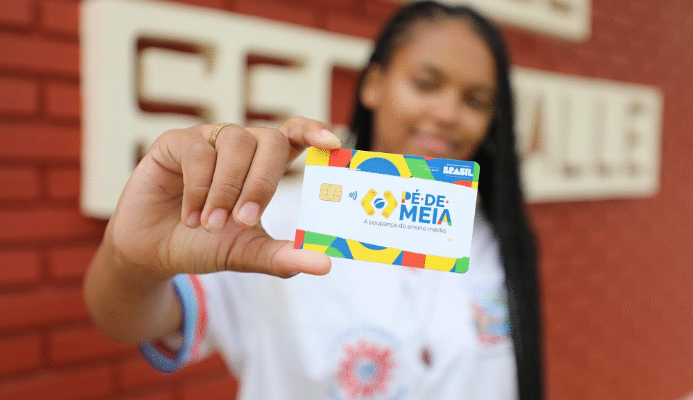 Pé-de-Meia garante incentivo extra de R$ 200 para estudantes que fizerem o ENEM 2026