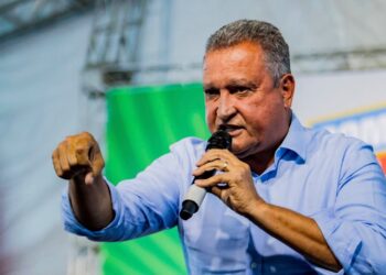 Rui Costa pede voto consciente e destaca avanços com Lula: “Votem pensando na Bahia”