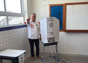 Rui Costa denuncia crime eleitoral em Salvador e faz apelo por caronas
