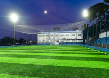 Prefeitura entrega arena de grama sintética requalificada em Vila Canária com investimento de R$ 720 mil