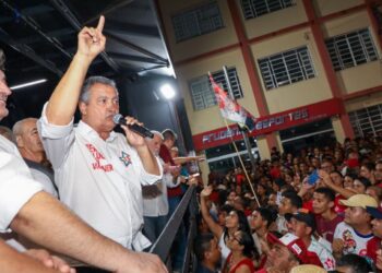 ”Com maioria no Congresso, Lula vai poder fazer mais e mais rápido”, diz Rui em Senhor do Bonfim