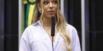 Erika Hilton tem encontro com a militância nesta quarta-feira (21) no Samba da Democracia